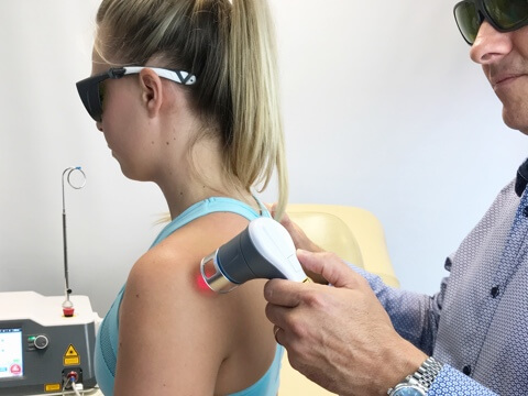 [Video] High-Intensity Laser Therapy to treat shoulder problems